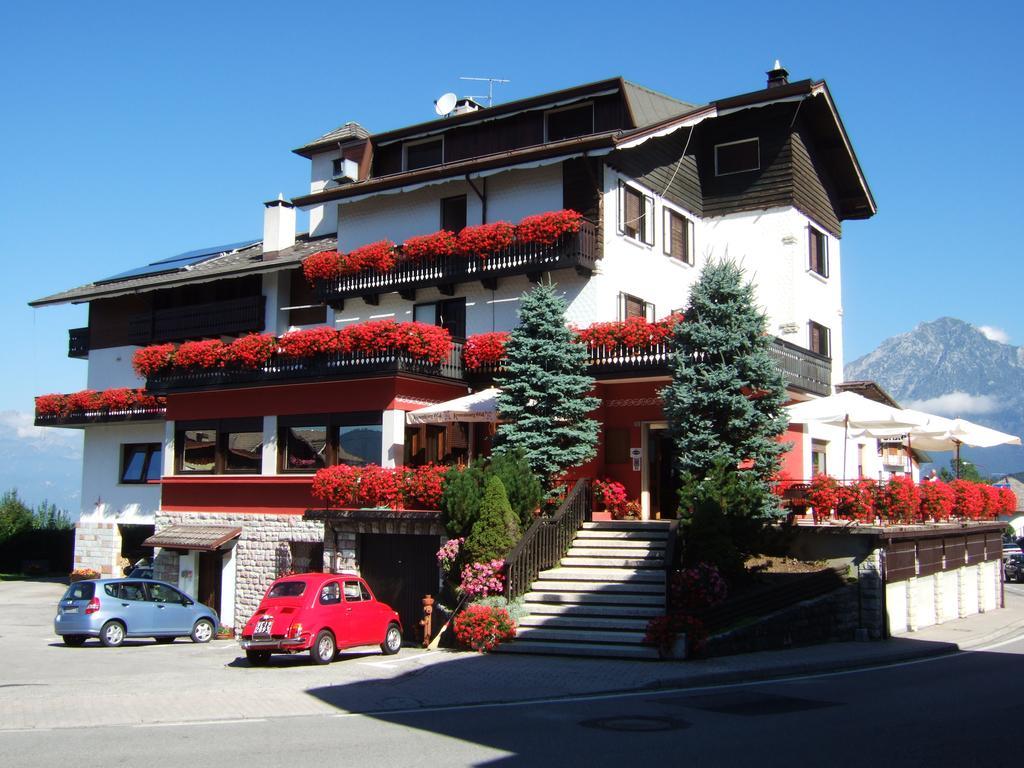 Albergo Trieste Tambre d'Alpago Exterior photo