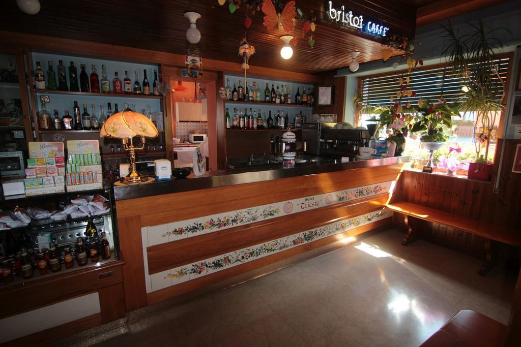 Albergo Trieste Tambre d'Alpago Exterior photo